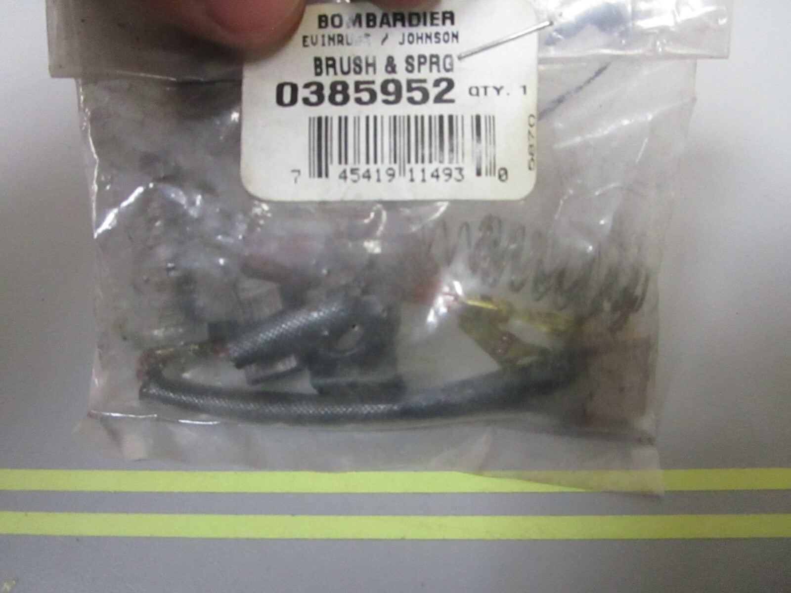 *NEW OEM* 0810 OMC Johnson Evinrude Brush & Spring Set 385952 0385952
