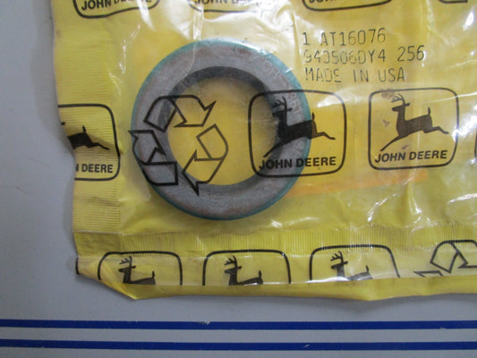 *NEW OEM* 0820 John Deere Seal AT16076