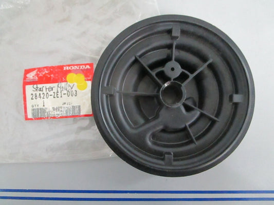 *NEW OEM* 0820 Honda Pulley 28420-ZE1-003