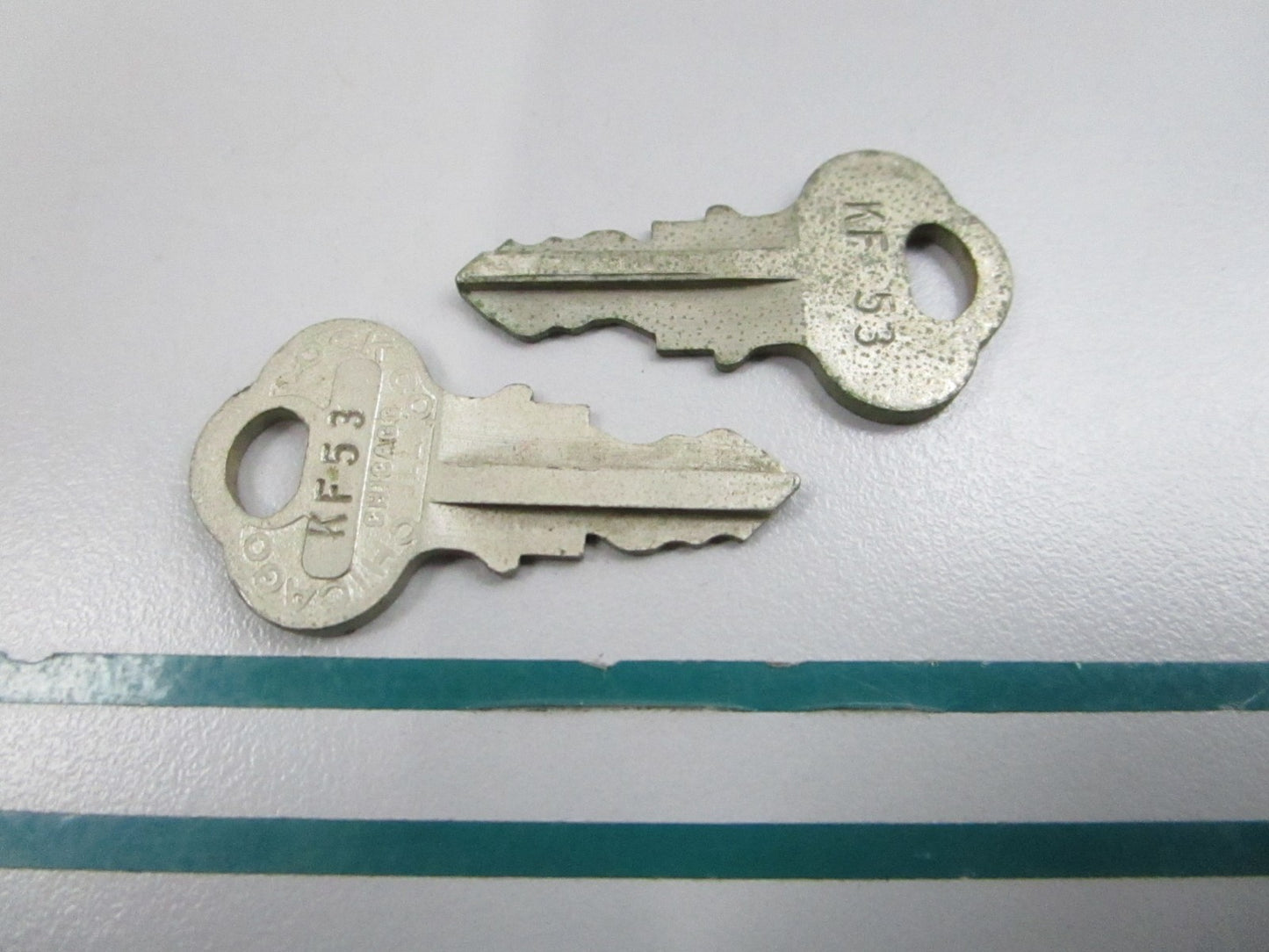 NEW OEM (LOT OF 2) 501568 0501568 OMC Johnson Evinrude KF53 Ignition Key 0810