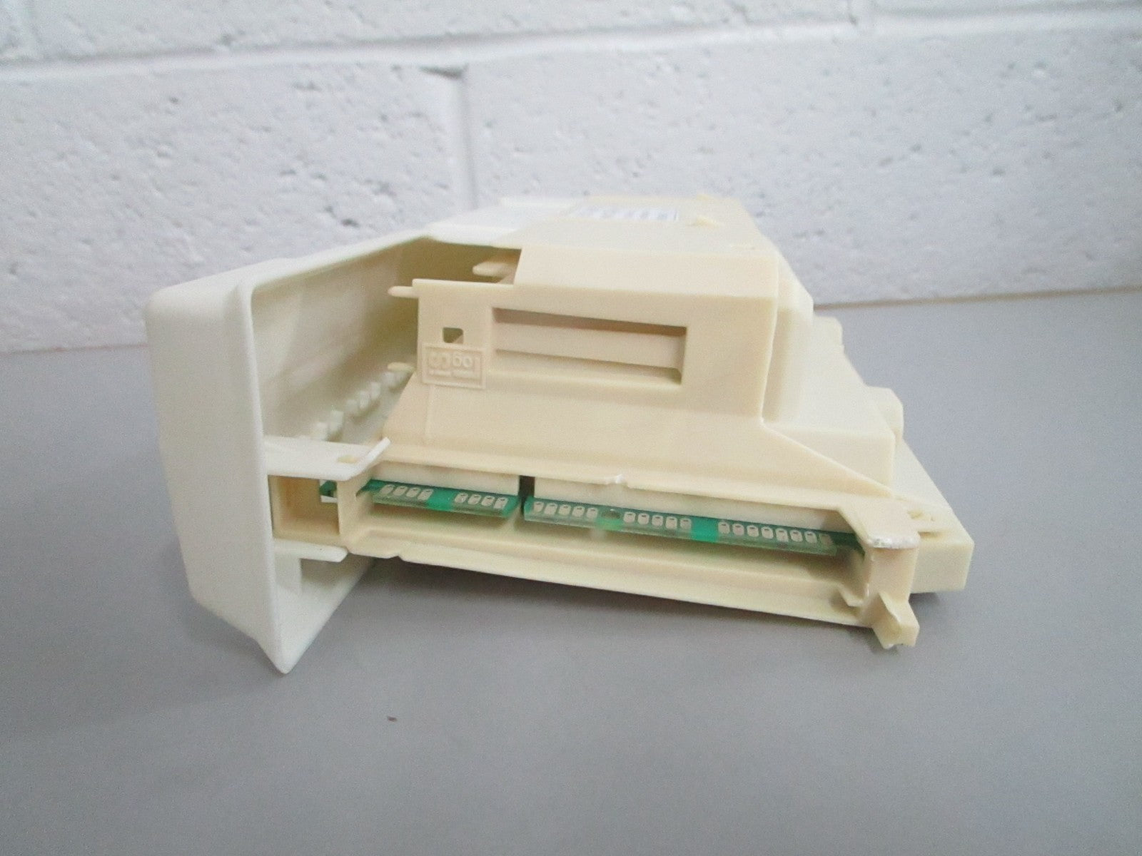 *NEW OEM* 0820 Bosch Power Module 12016882