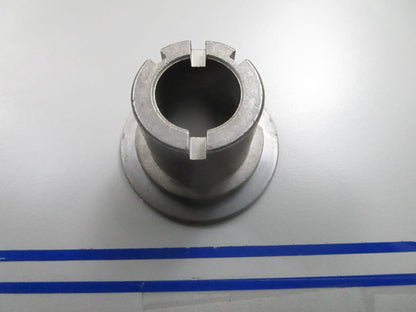 *NEW OEM* 0810 OMC Johnson Evinrude Spindle 330524 0330524