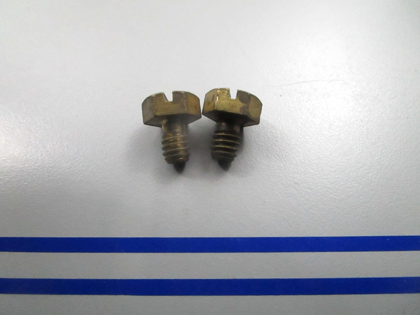 *NEW OEM* (LOT OF 2) 0810 OMC Johnson Evinrude Screw 344126 0344126
