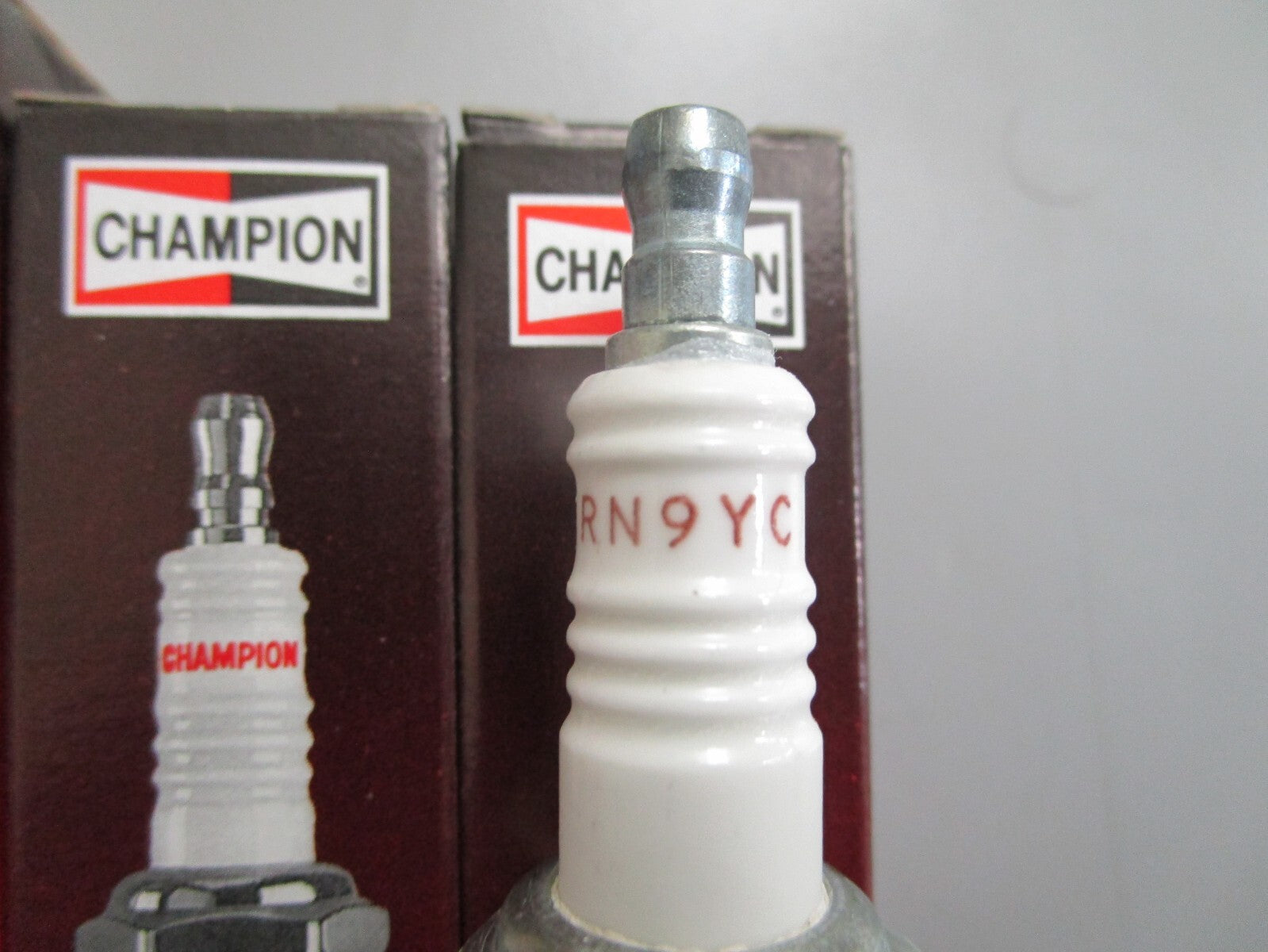 *NEW* (LOT OF 12) 0820 Champion Spark Plug RN9YC