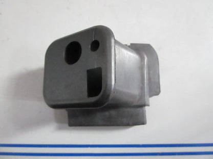 NEW OEM 351376 0351376 OMC Johnson Evinrude Grommet 0820