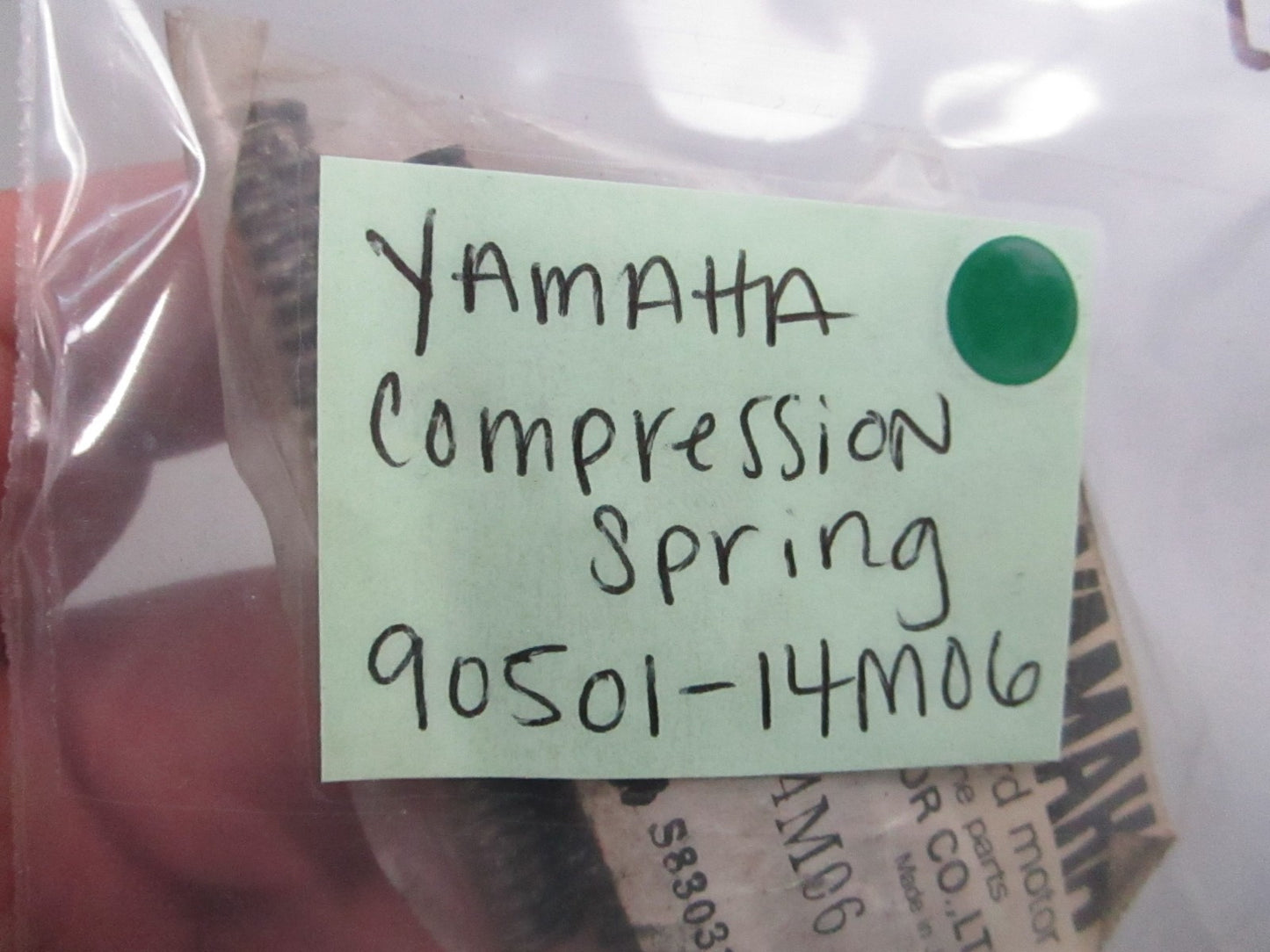 NEW OEM 90501-14M06-00 Yamaha Compression Spring 0810