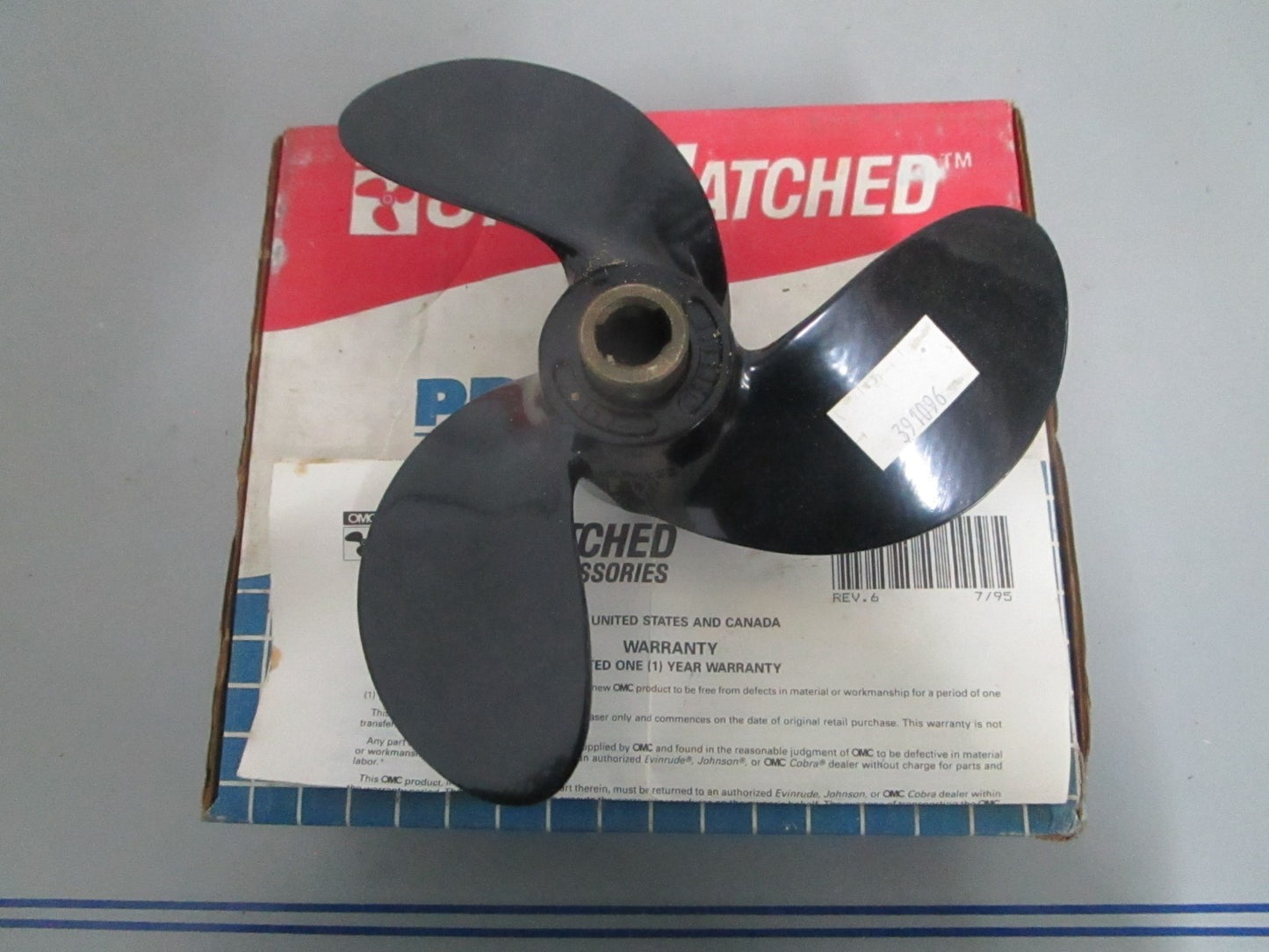 *NEW OEM* 0820 OMC Johnson Evinrude 8×7 Propeller 391096 0391096