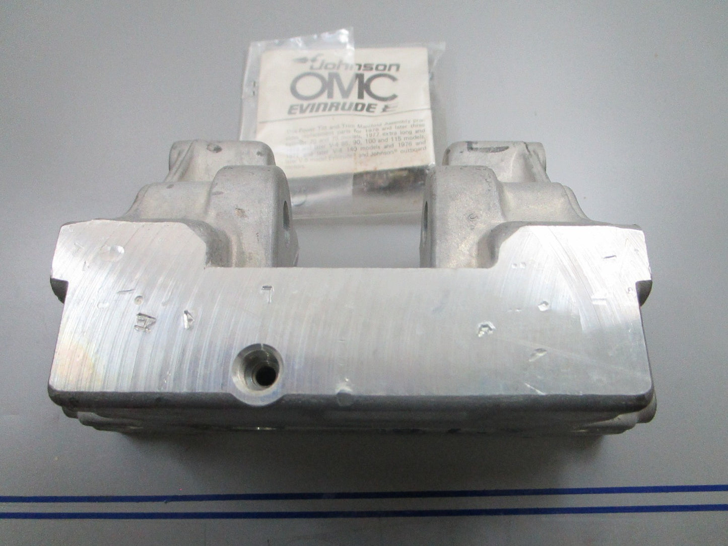 *NEW OEM* 0720 OMC Johnson Evinrude 1982- 1986 Trim Tilt Manifold 391099 0391099