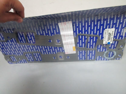 *NEW OEM* 0720 Volvo Penta Gasket Kit 3854269