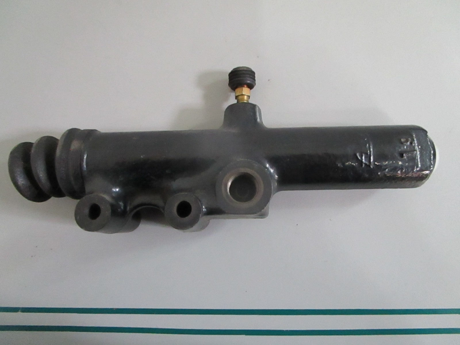 NEW OEM 0002957806 Mercedes-Benz Clutch Master Cylinder 0820