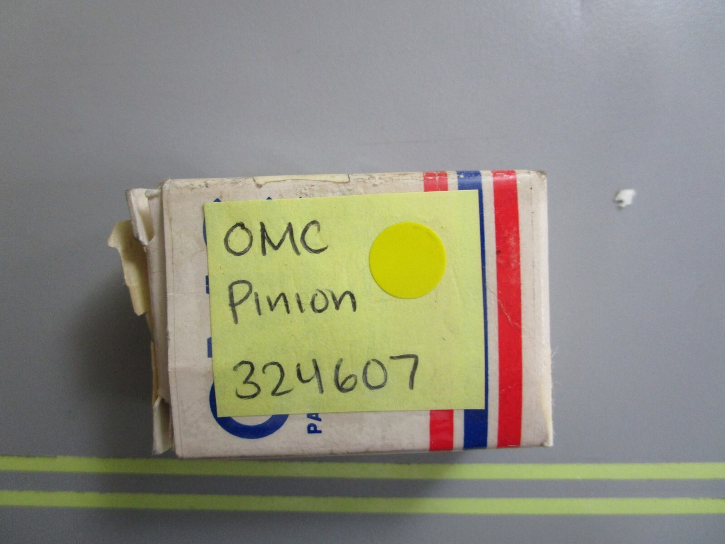 *NEW OEM* 0810 OMC Johnson Evinrude Pinion 324607 0324607