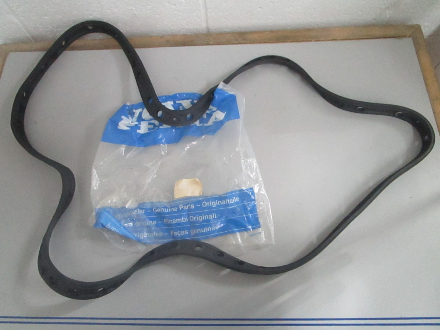 *NEW OEM* 0820 Volvo Penta Oil Pan Gasket 477785