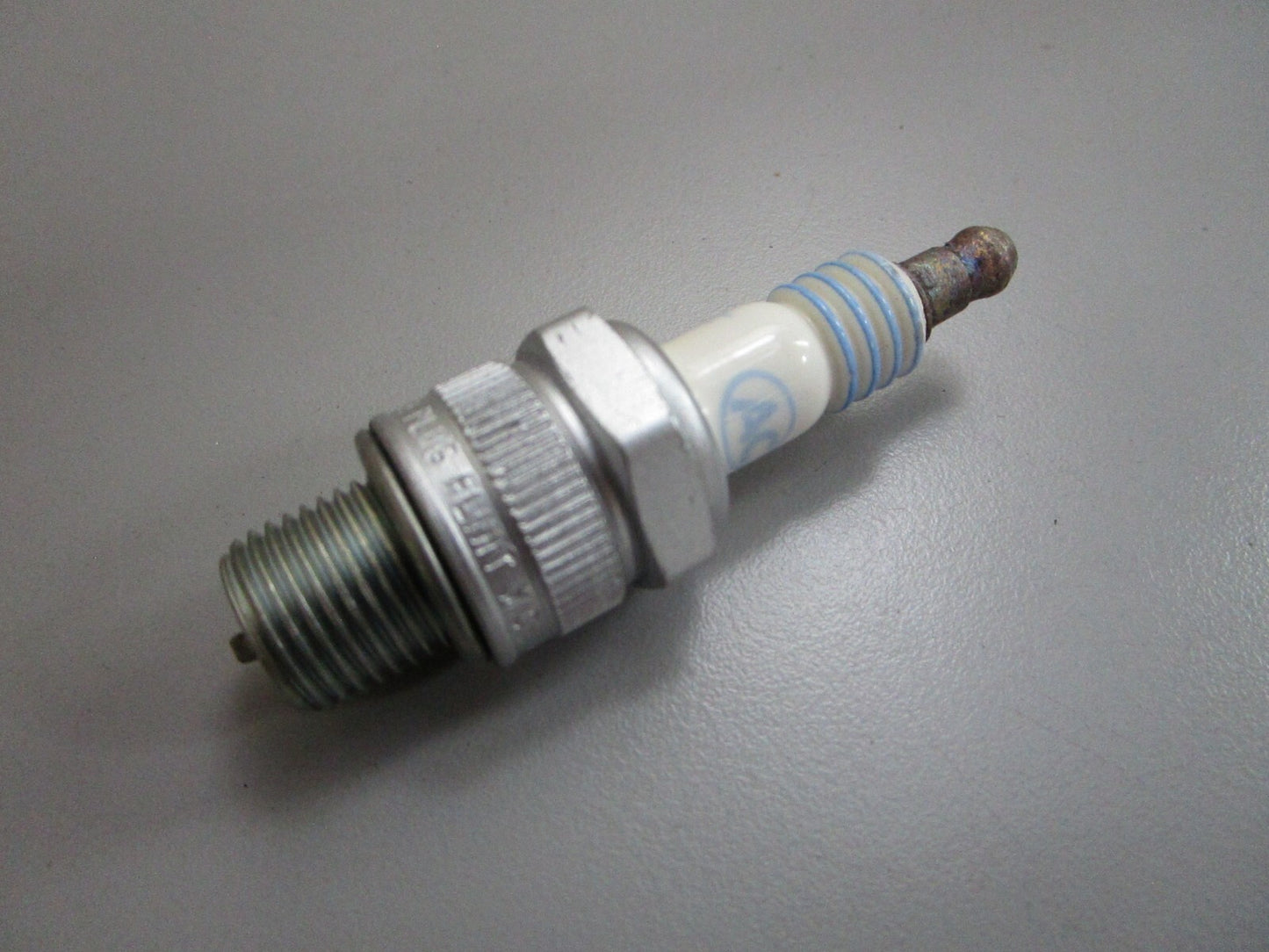 *NEW* 0820 AC Delco Spark Plug M40FF