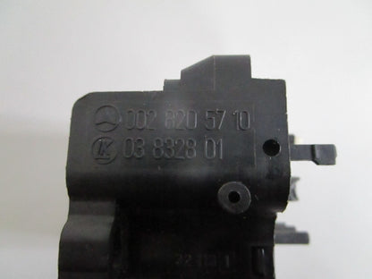 NEW OEM 0028205710 Mercedes-Benz Left Seat Adjustment Switch 0820