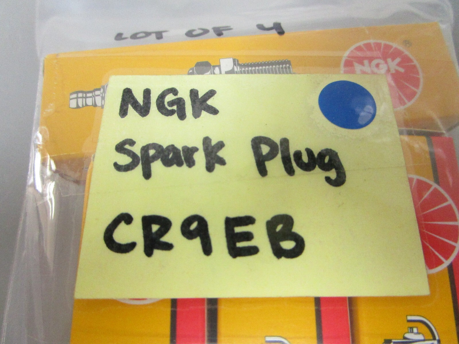*NEW* (LOT OF 4) 0810 NGK Spark Plug CR9EB