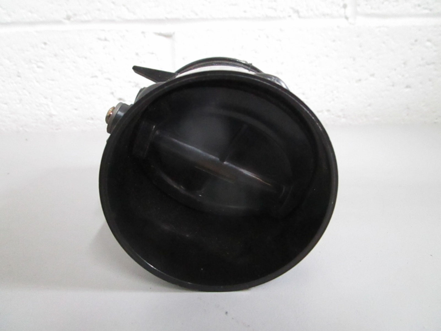 NEW OEM 1158300354 Mercedes-Benz Left Side Nozzle 0820