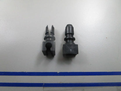 *NEW OEM* (LOT OF 2) 0810 OMC Johnson Evinrude Retainer 341304 0341304