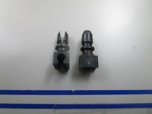 *NEW OEM* (LOT OF 2) 0810 OMC Johnson Evinrude Retainer 341304 0341304