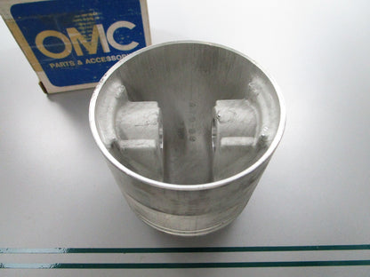 NEW OEM 390981 0390981 OMC Johnson Evinrude Piston 0810