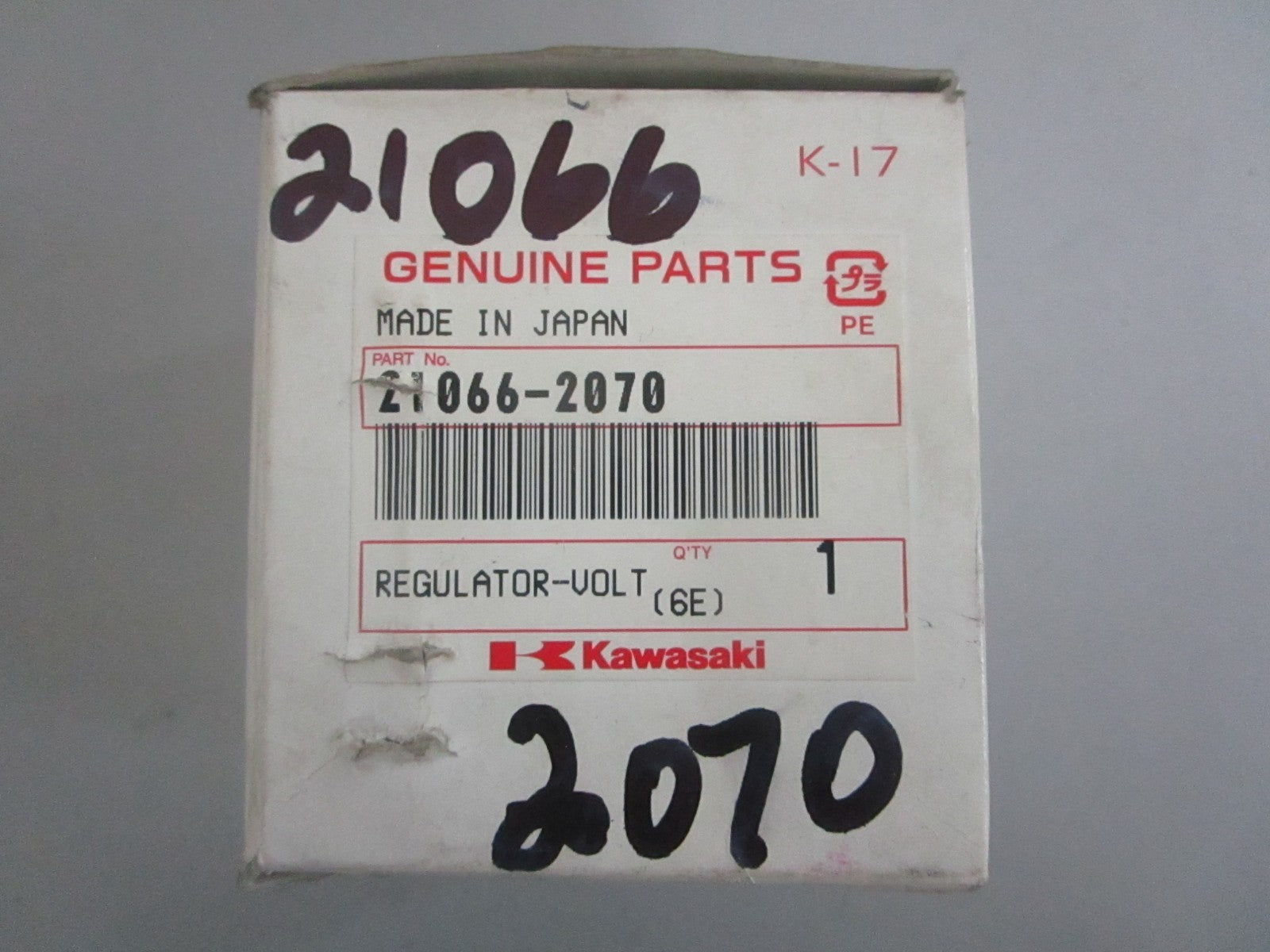 *NEW OEM* 0820 Kawasaki Voltage Regulator 21066-2070