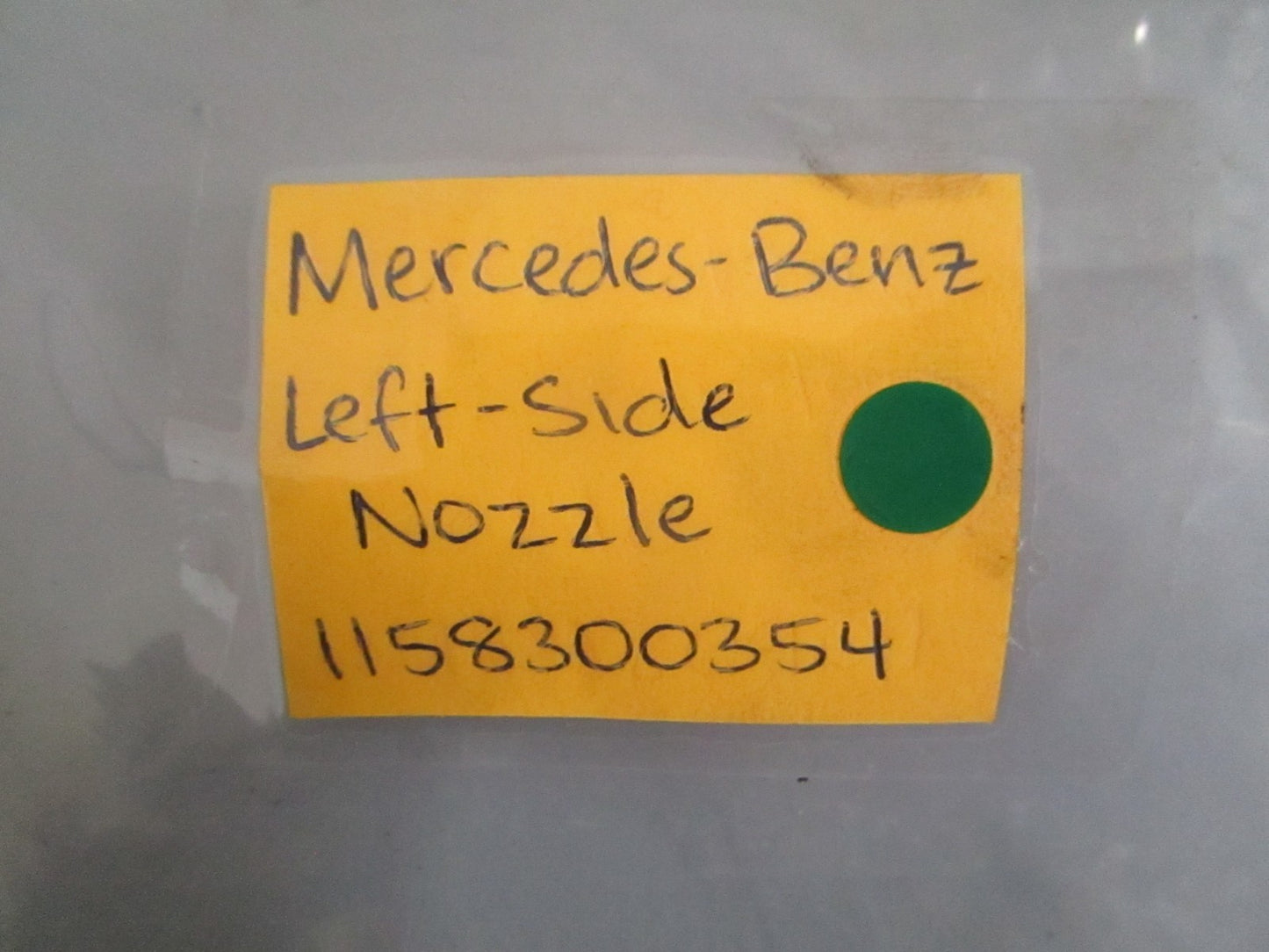 NEW OEM 1158300354 Mercedes-Benz Left Side Nozzle 0820