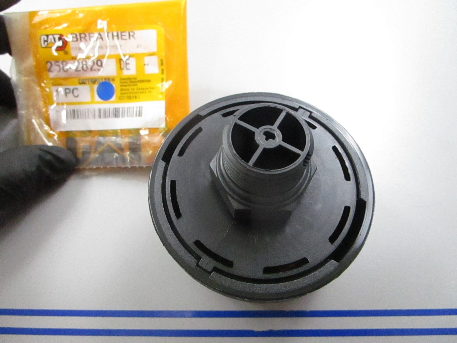 *NEW OEM* 0810 CAT Breather 258-2829