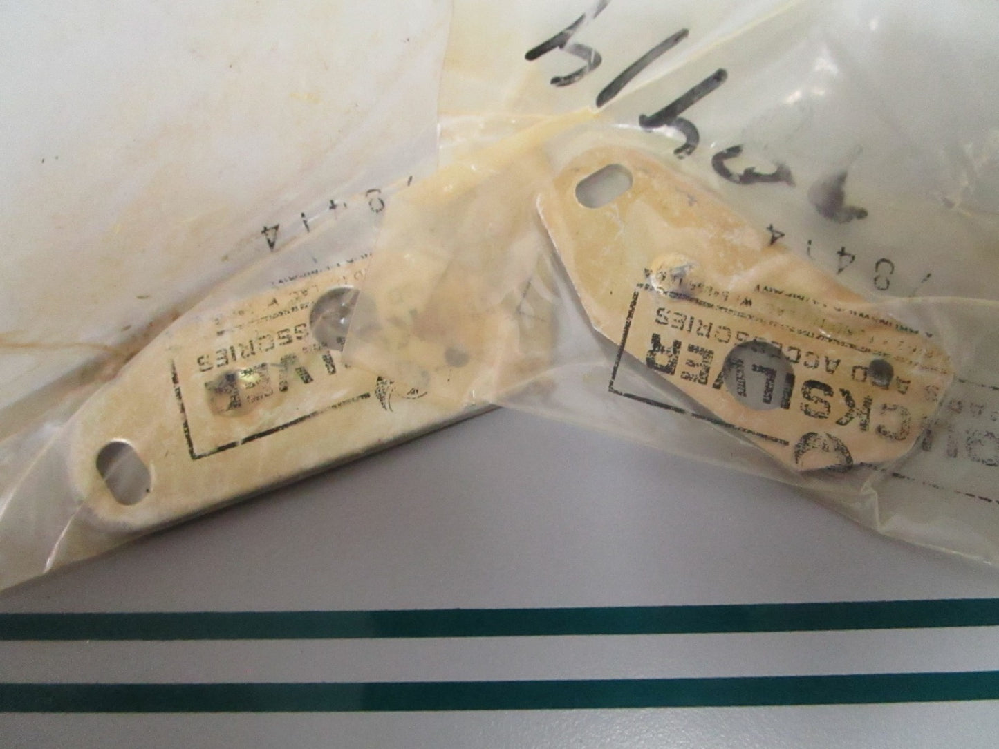 NEW OEM (LOT OF 2) 78414 Mercury Quicksilver Retainer 0810