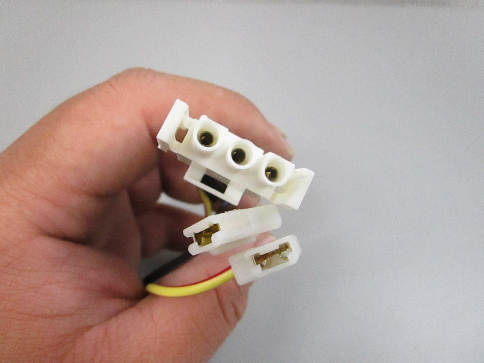 NEW OEM W11242876 Whirlpool Housing 0810