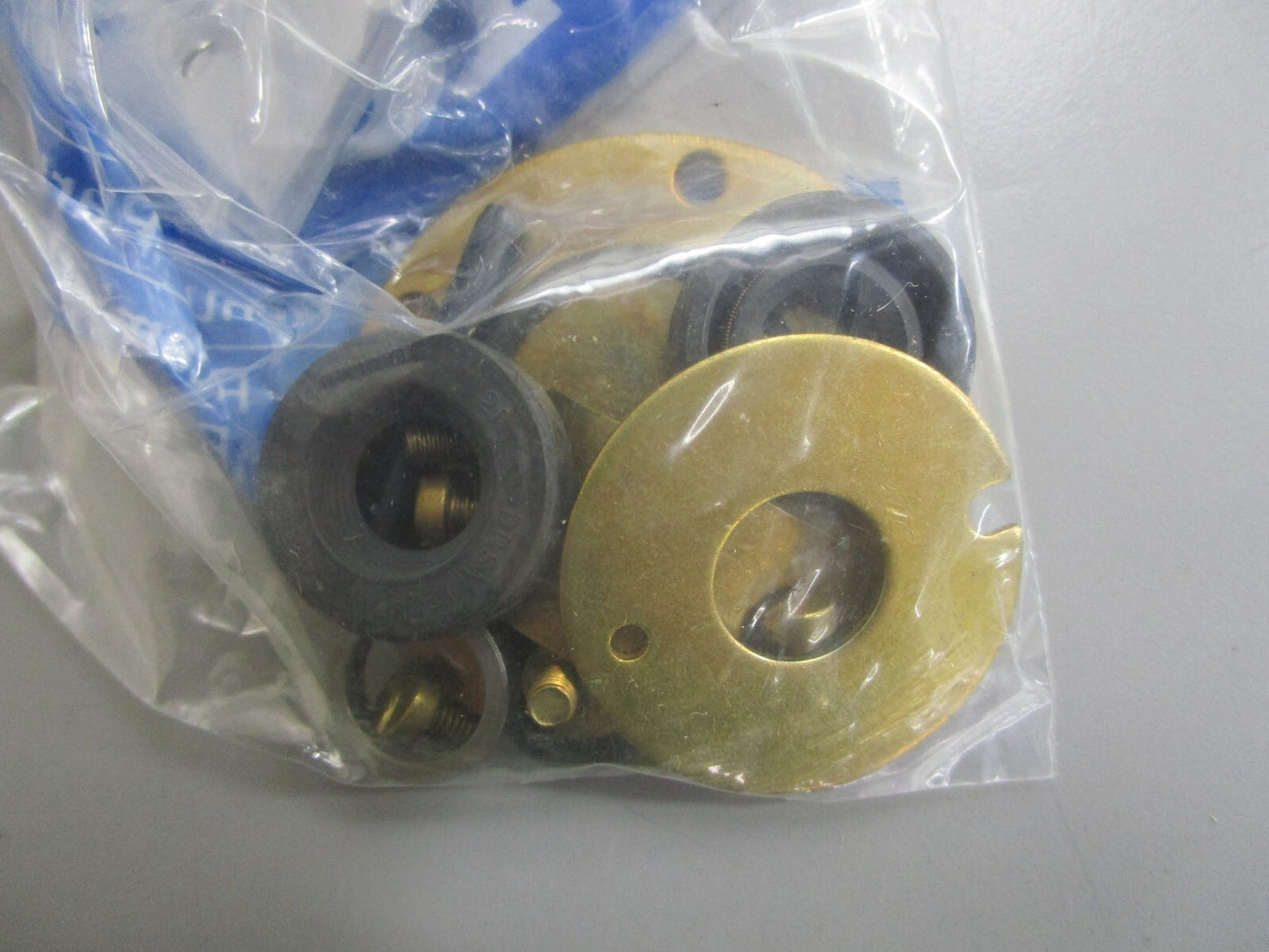 *NEW OEM* 0820 Volvo Penta Repair Kit 875756
