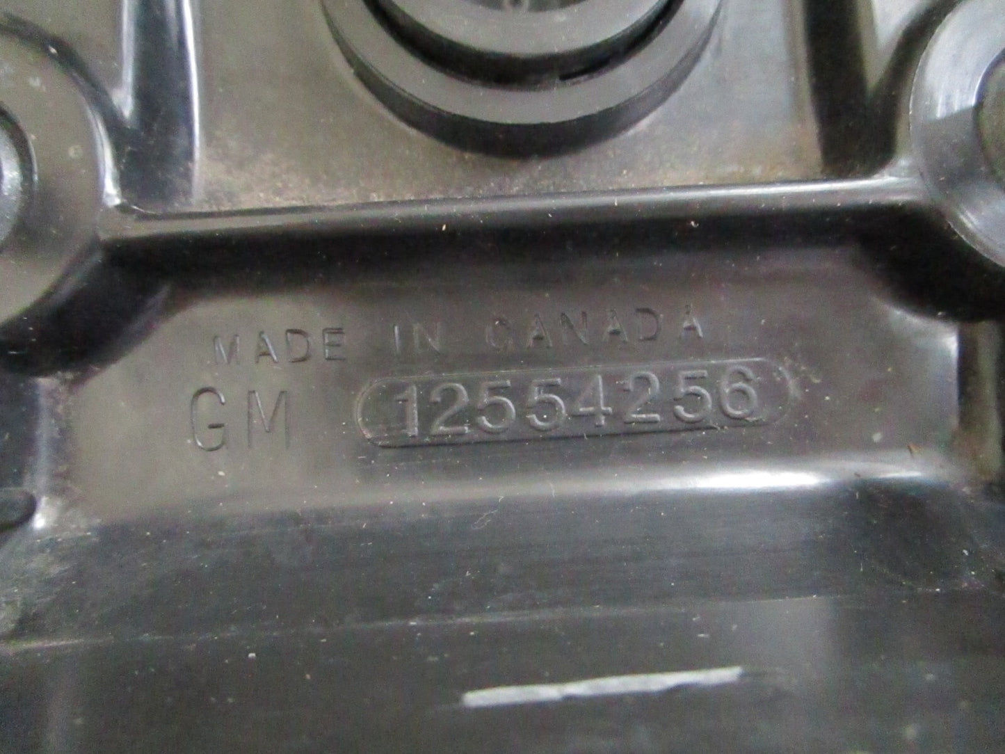 *NEW OEM* 0820 GM Rocker Arm Cover 12554256
