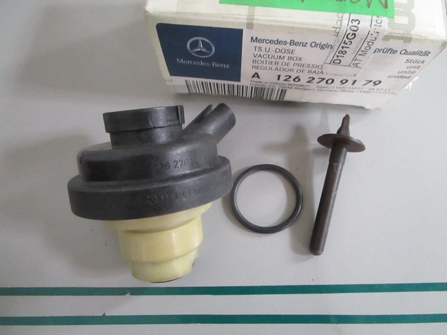 NEW OEM 1262709179 Mercedes-Benz Vacuum Box 0820