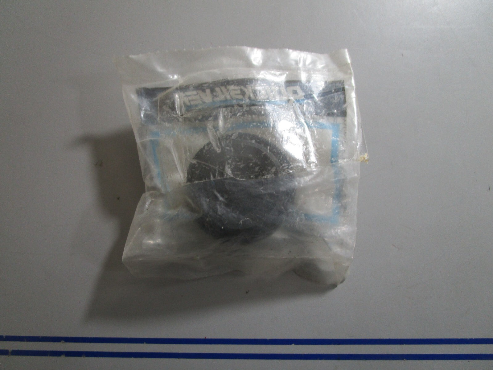 *NEW OEM* 0810 Mercury Quicksilver Grommet 25-808256
