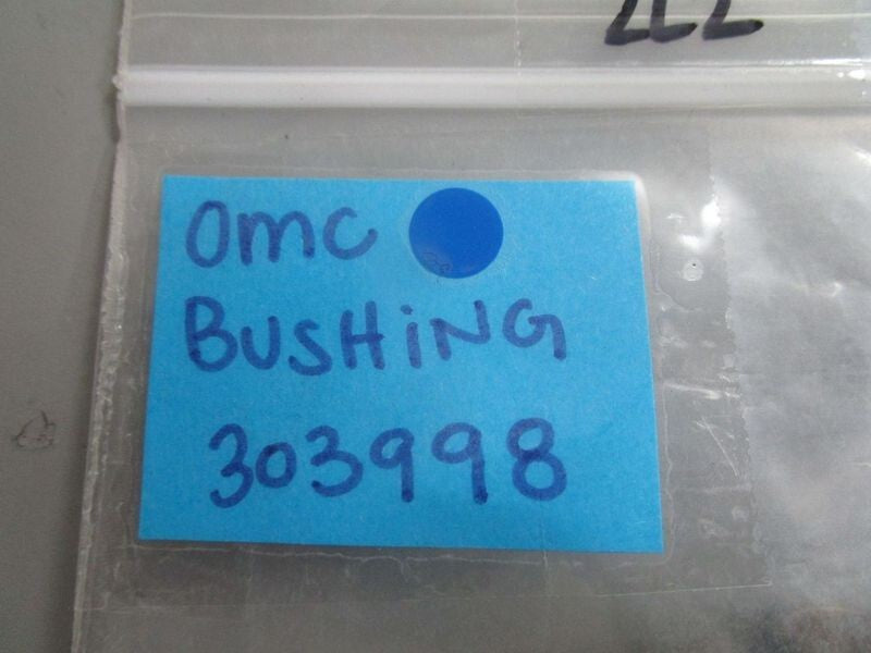 *NEW OEM* (LOT OF 2) 0770 OMC Johnson Evinrude Bushing 303998 0303998