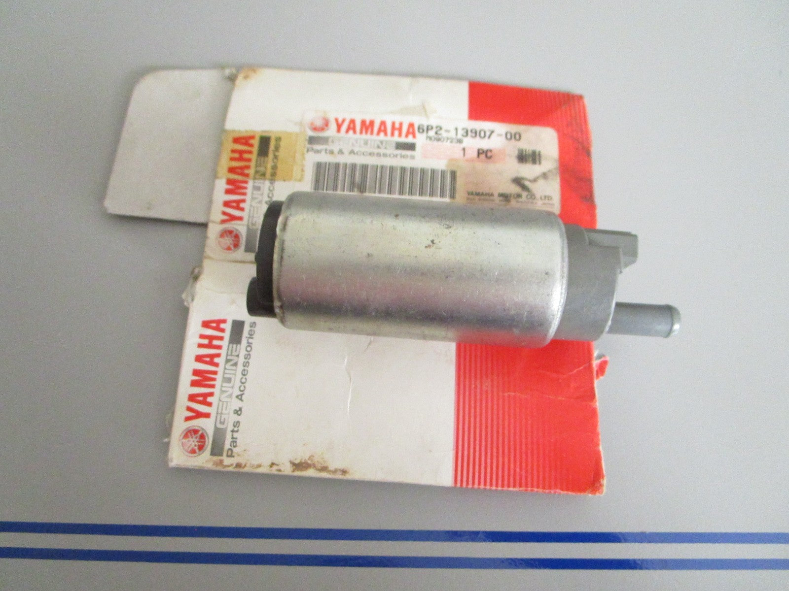 *NEW OEM* 0720 Yamaha 225 250 hp 2005 - 2010 Fuel Pump 6P2-13907-00-00