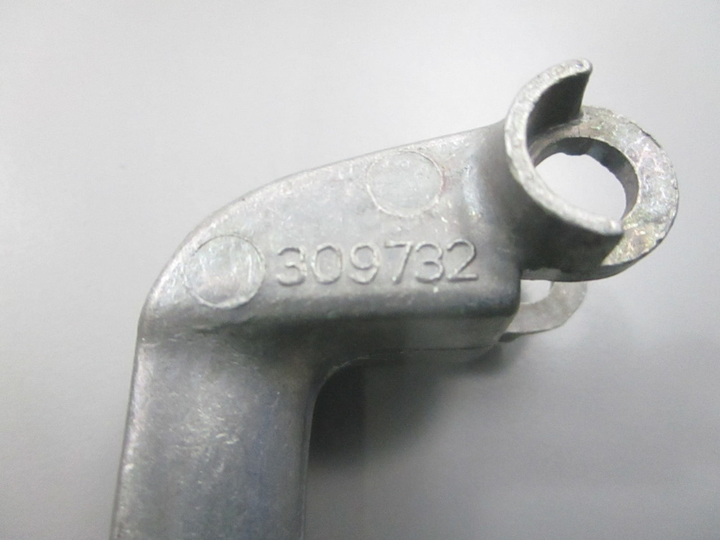 NEW OEM 309732 0309732 OMC Johnson Evinrude Carrying Handle 0810