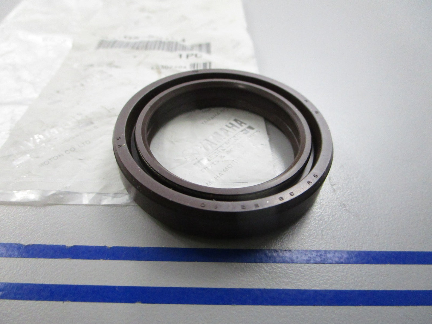 NEW OEM 93103-38184-00 Yamaha Oil Seal 0810