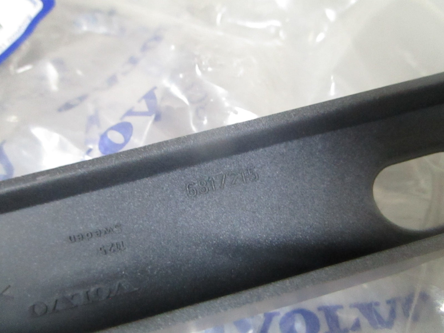 NEW OEM 6817849 Volvo Penta 1993- 1997 LH Lower Molding 0720