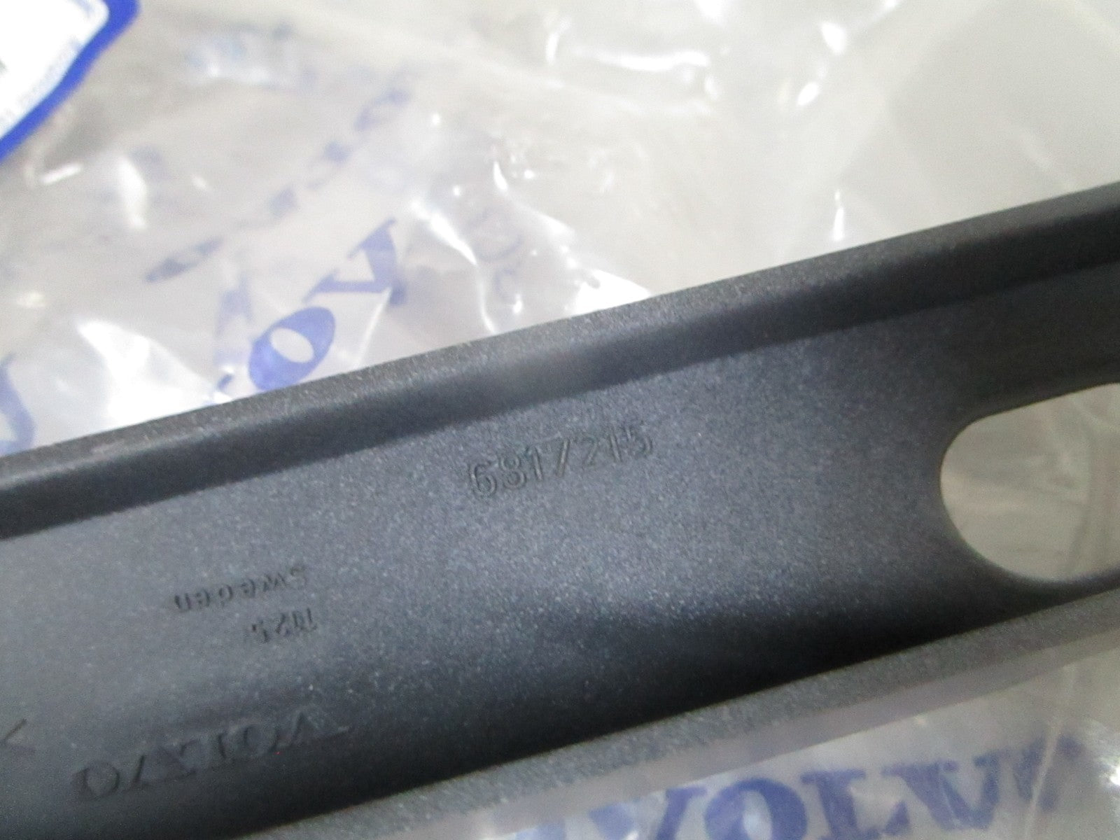 NEW OEM 6817849 Volvo Penta 1993- 1997 LH Lower Molding 0720