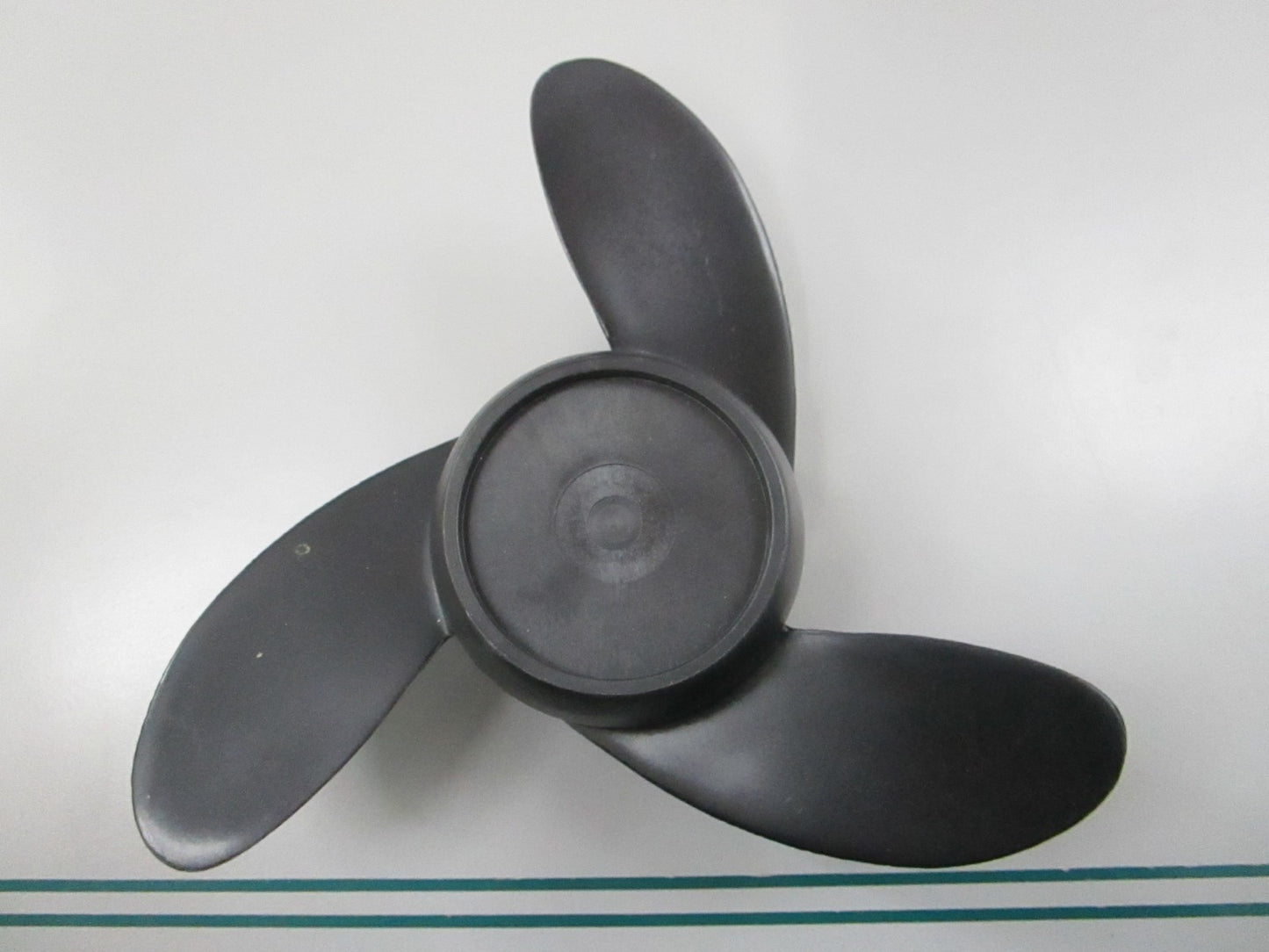 NEW OEM 195050 Eska 3-Blade Propeller 0810