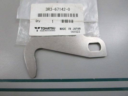 NEW OEM 3R3-67142-0 3R3671420 Tohatsu Cover Hook 0810