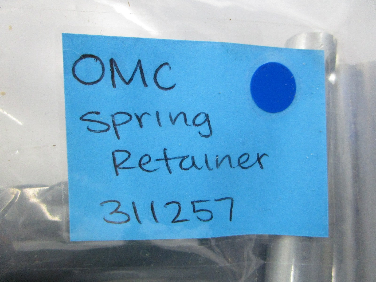 NEW OEM (LOT OF 2) 311257 0311257 OMC Johnson Evinrude Spring Retainer 0810