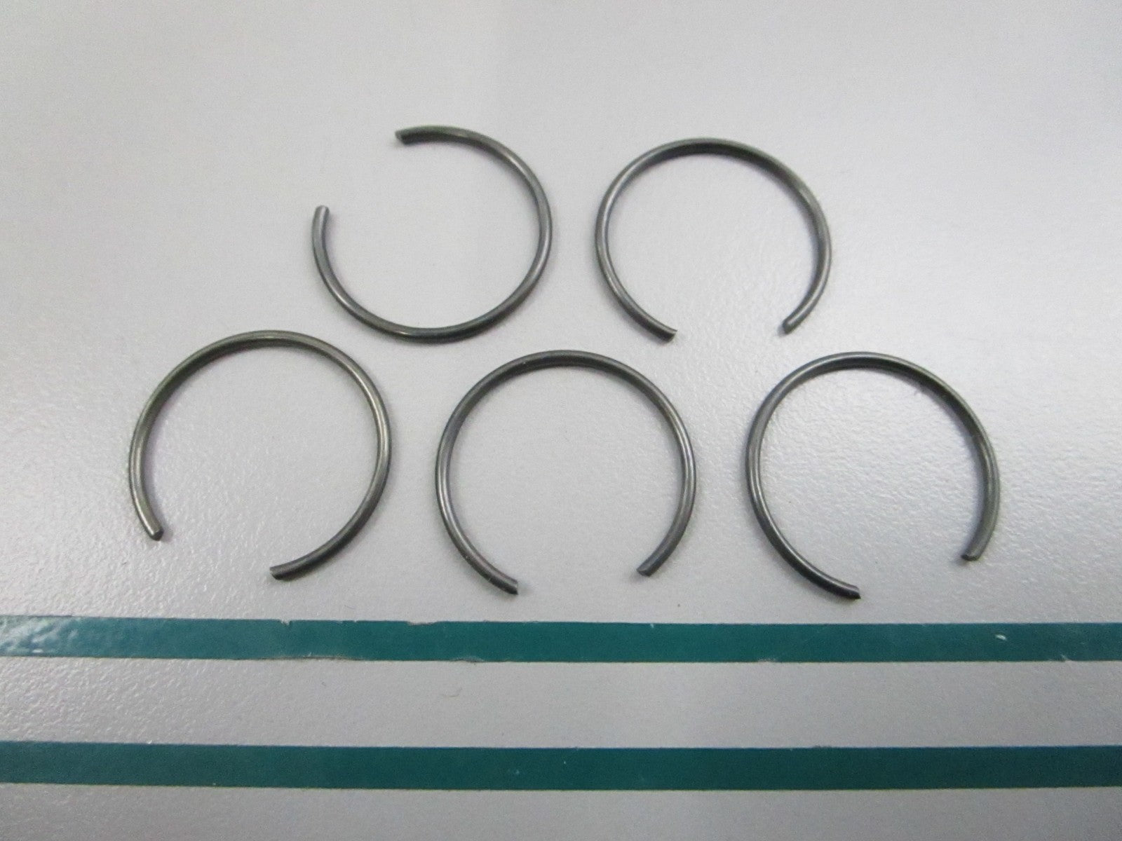 NEW OEM (LOT OF 5) 93450-19052-00 Yamaha Circlip 0810
