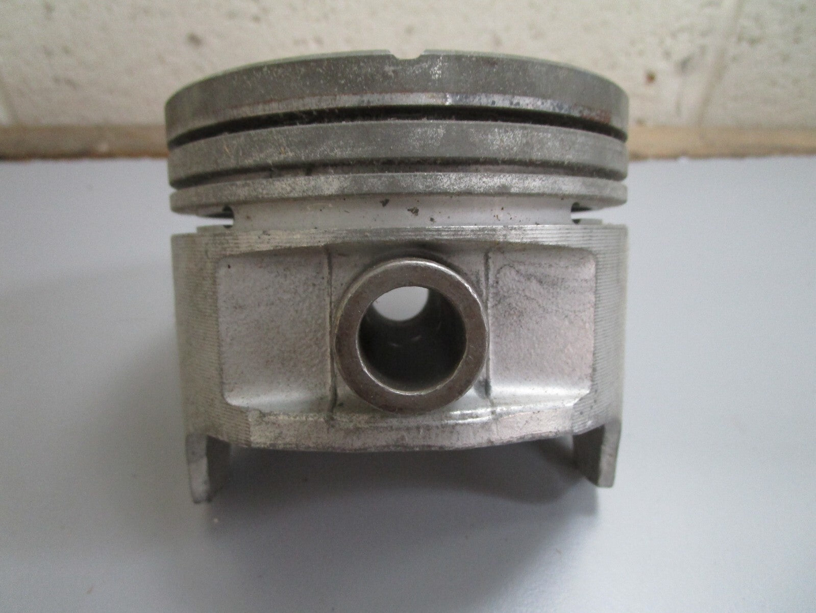*NEW OEM* 0820 GM Piston 3816974 3796494