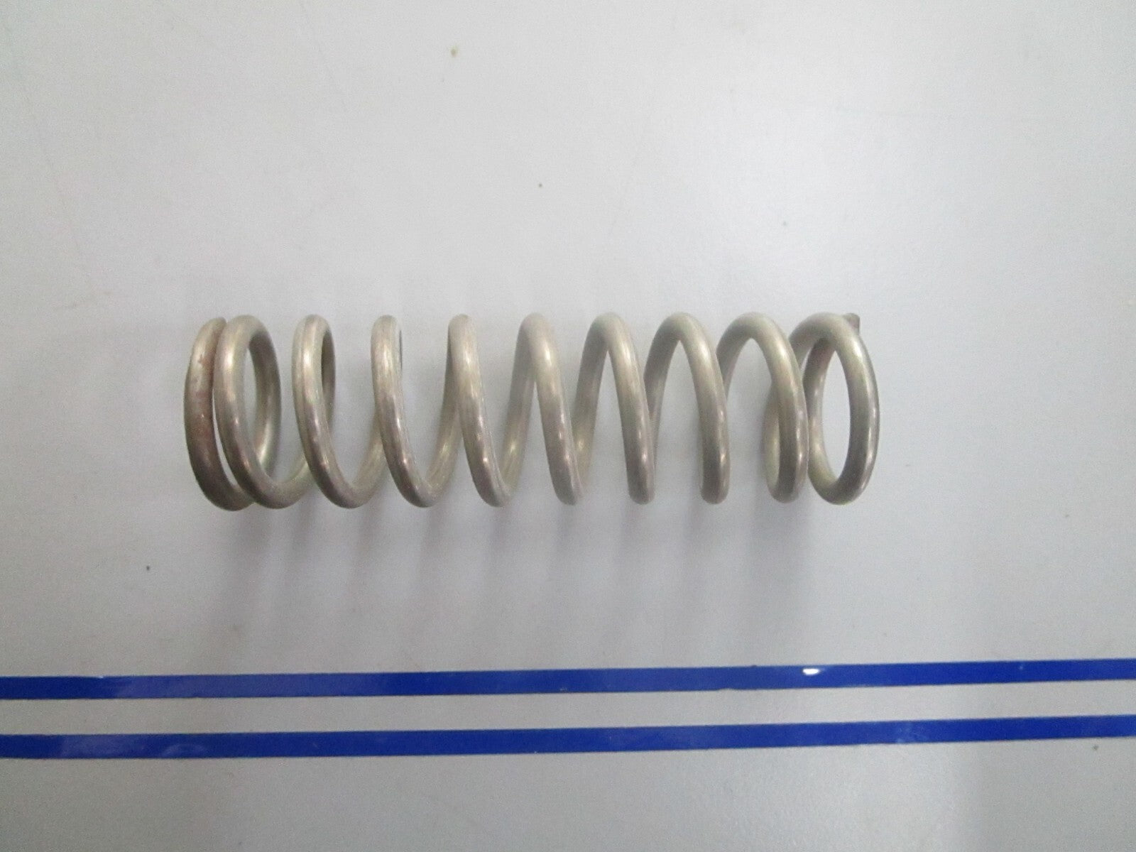 *NEW OEM* 0810 OMC Johnson Evinrude Spring 313817 0313817