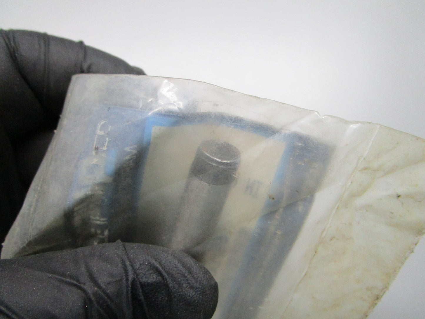 *NEW OEM* 0810 Mercury Quicksilver Stud 16-34521