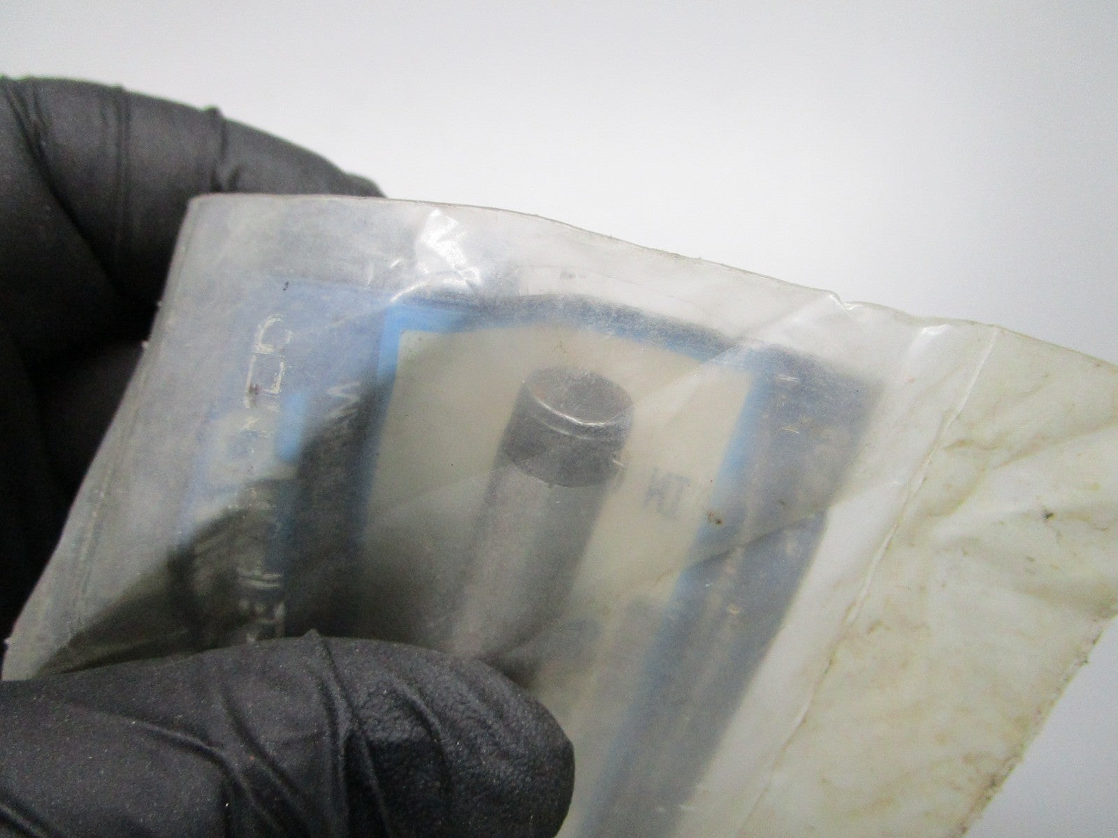 *NEW OEM* 0810 Mercury Quicksilver Stud 16-34521