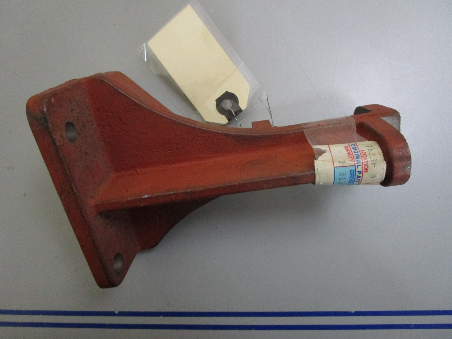 *NEW OEM* 0820 Volvo Penta Bracket 807265