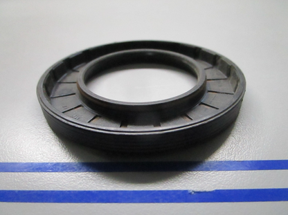 *NEW OEM* 0810 Volvo Penta Seal 853670
