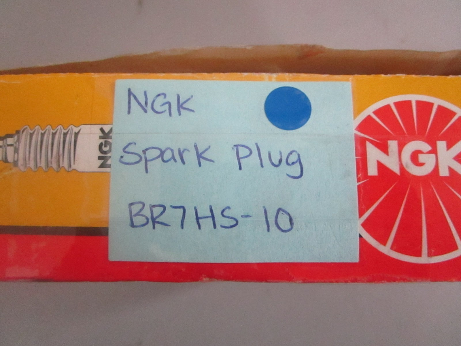 *NEW OEM* (LOT OF 10) 0820 NGK Spark Plug BR7HS-10