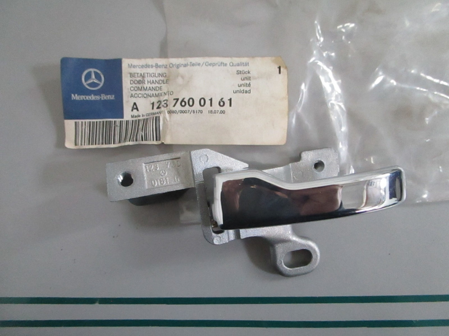 NEW OEM A1237600161 Bosch Door Handle 0820